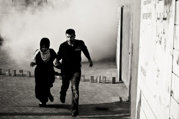 μπα8:Συγκρούσεις μεταξύ διαδηλωτών και αστυνομίας μετά από κηδεία στη Σίτρα, τον Ιανουάριο 2012